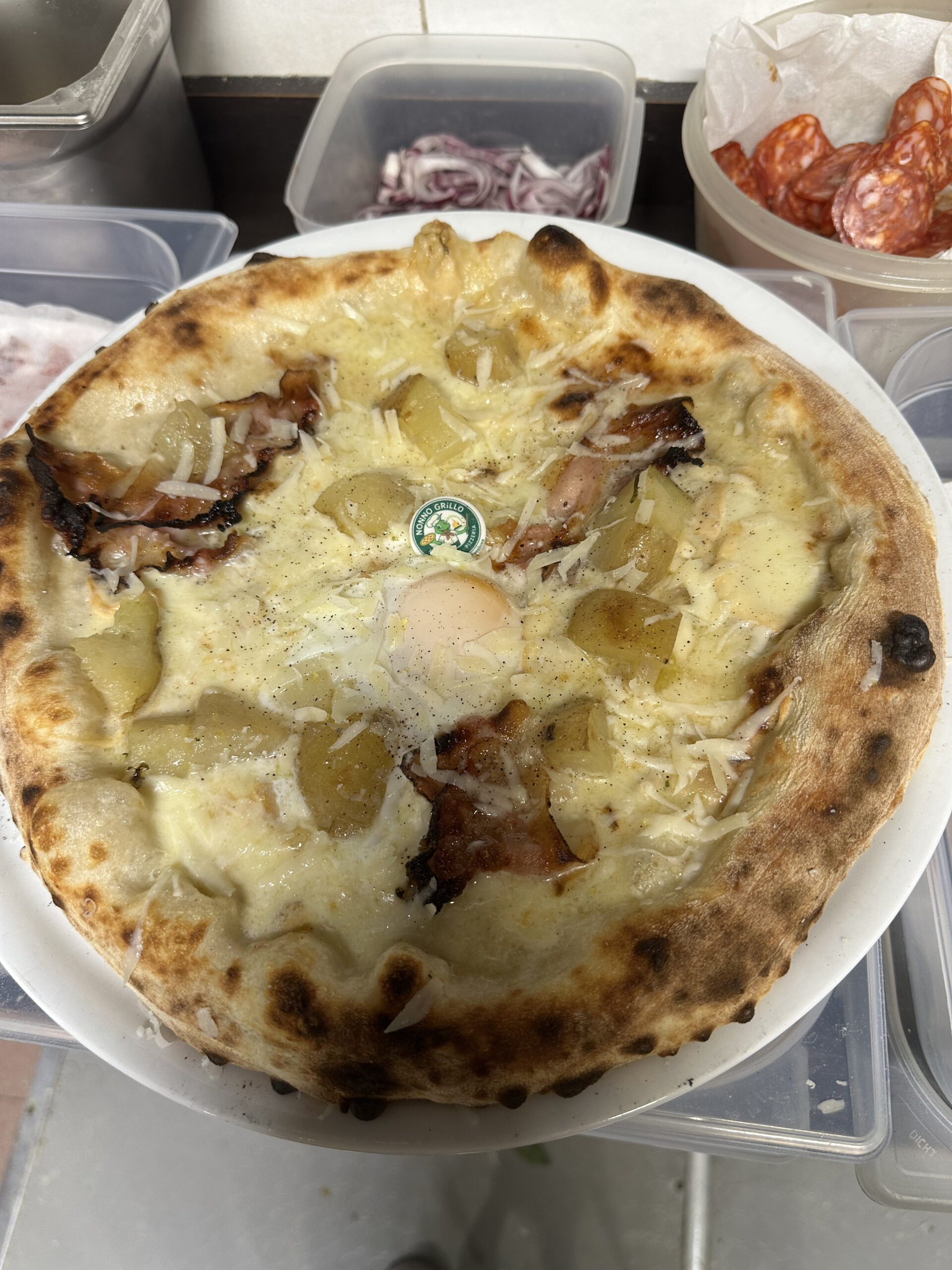 Pizzeria con forno a legna a Arizzano