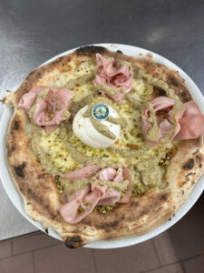 Pizzeria con forno a legna a Arizzano